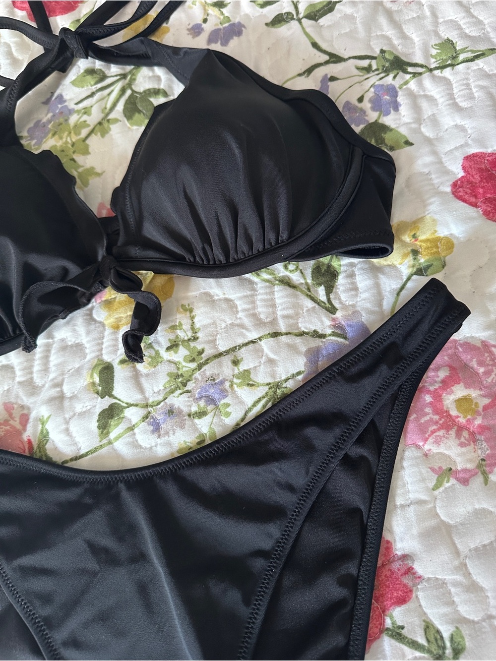 VS Bikini Set - Picture 6 of 8